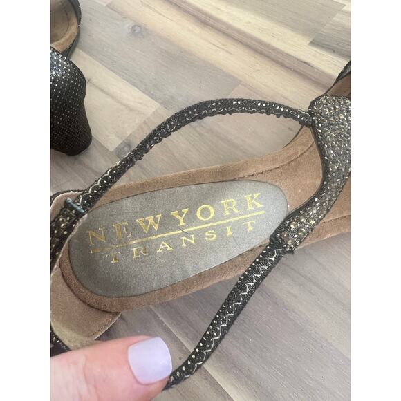 New York Transit Women's Brown Gold Sparkle Bling Elegant Wedge Sandals Size 8.5 - Picture 6 of 9